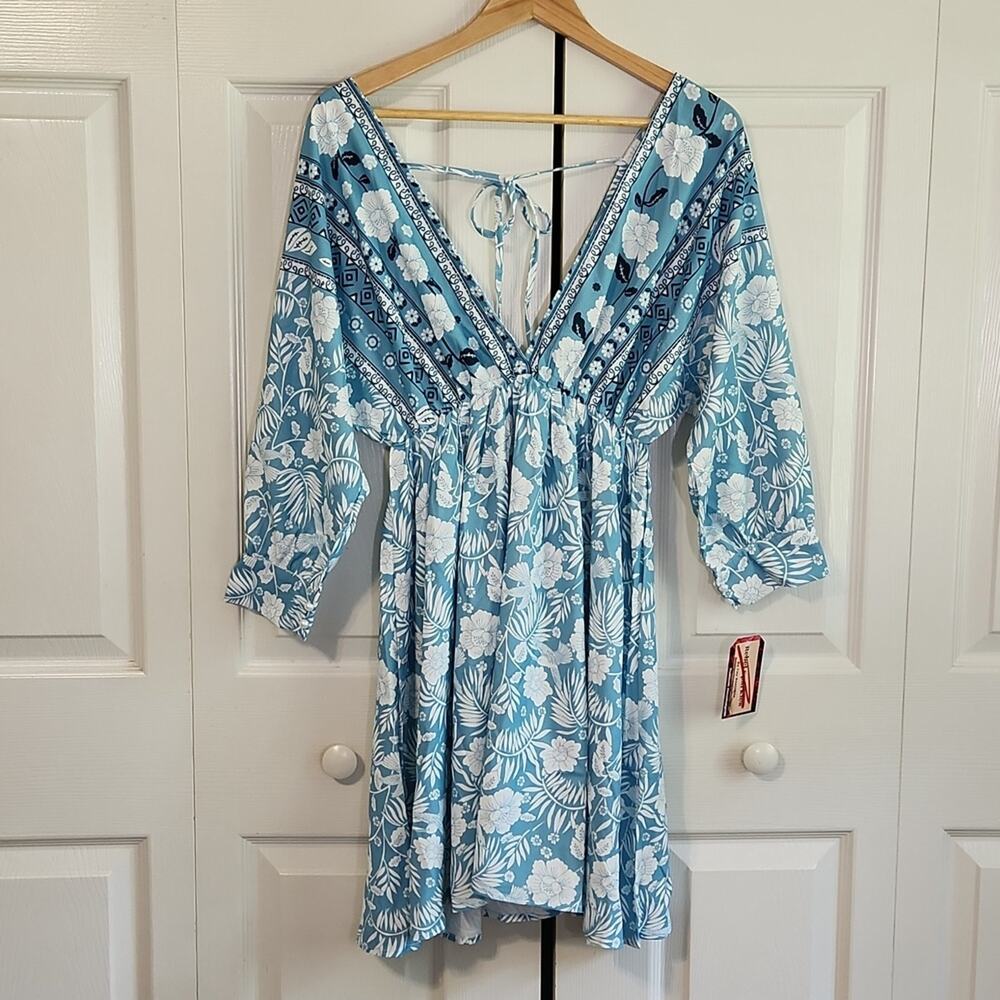 Boutique Women's‎ Blue & White Floral Deep V-neck Tie Back Mini Dress Size Med